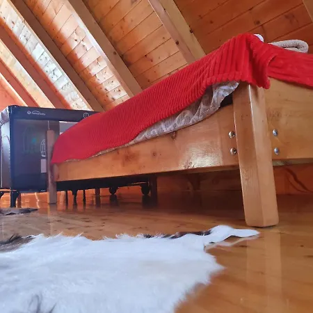 Ljubiska Previja Casa de Férias *