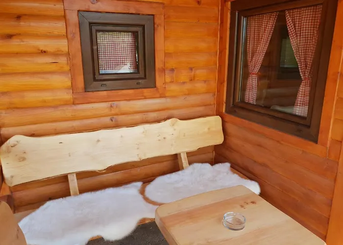 Ljubiska Previja Feriehus *